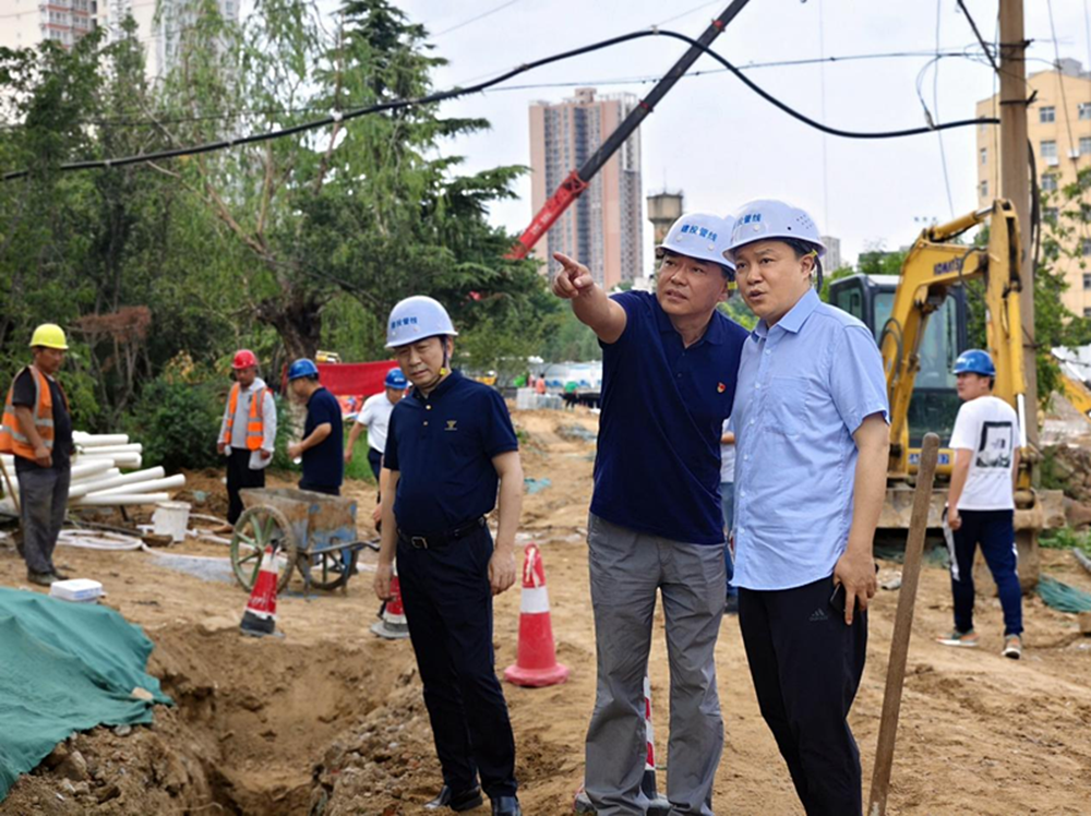 星空(中国)副总经理张岩到郑州建投通讯管线有限公司开展安全生产检查